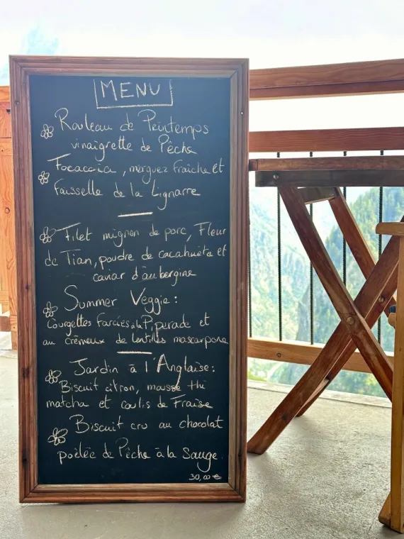En ce moment à la table de la Brindille., Villard-Notre-Dame, La Brindille